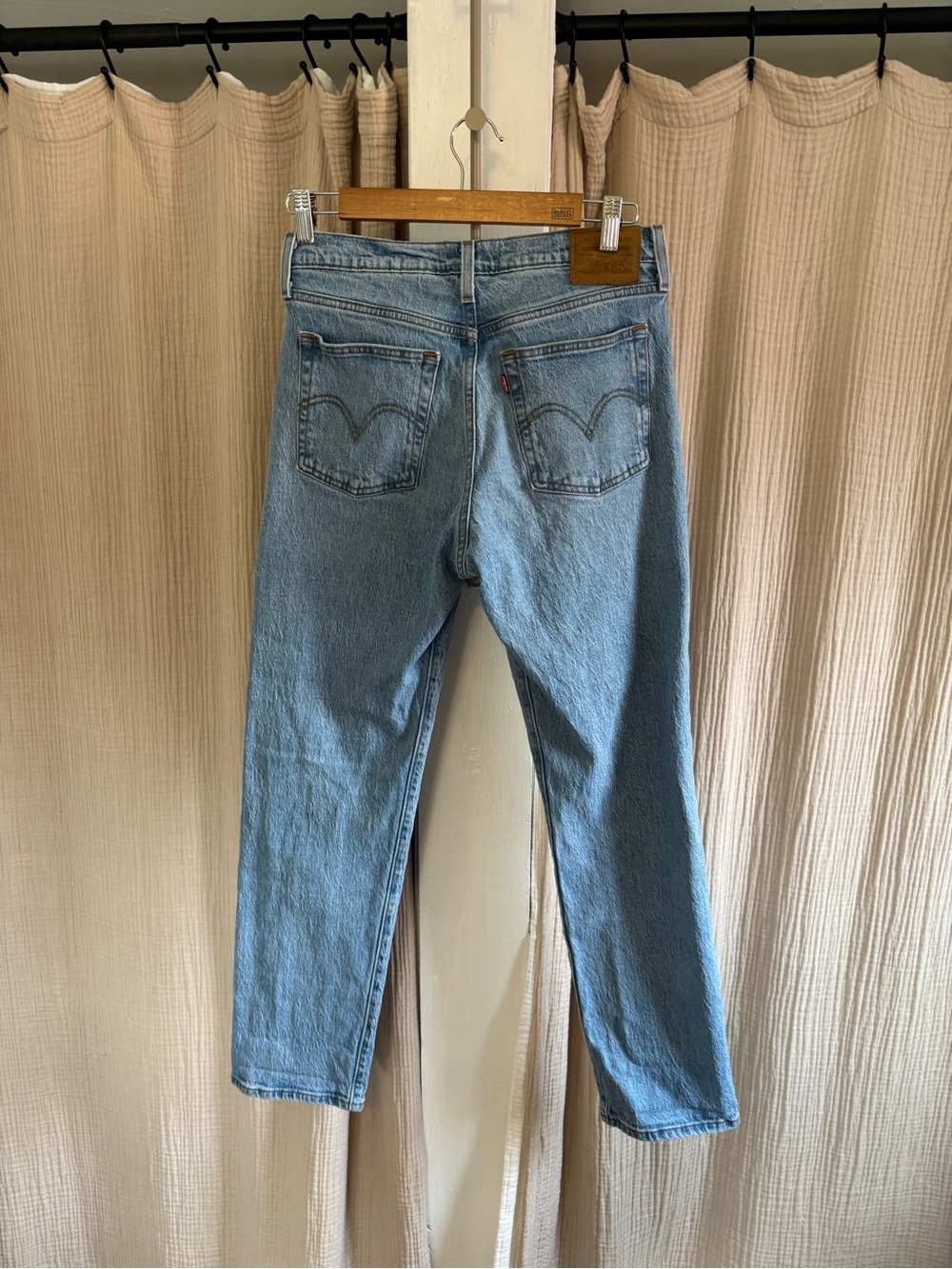 Levi’s Wedgie Straight Jeans- 28 - Picture 4 of 8